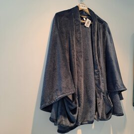 Fleece poncho met 2 zakjes - Peignora - Bugsy Fleece poncho met 2 zakjes - Peignora - Bugsy